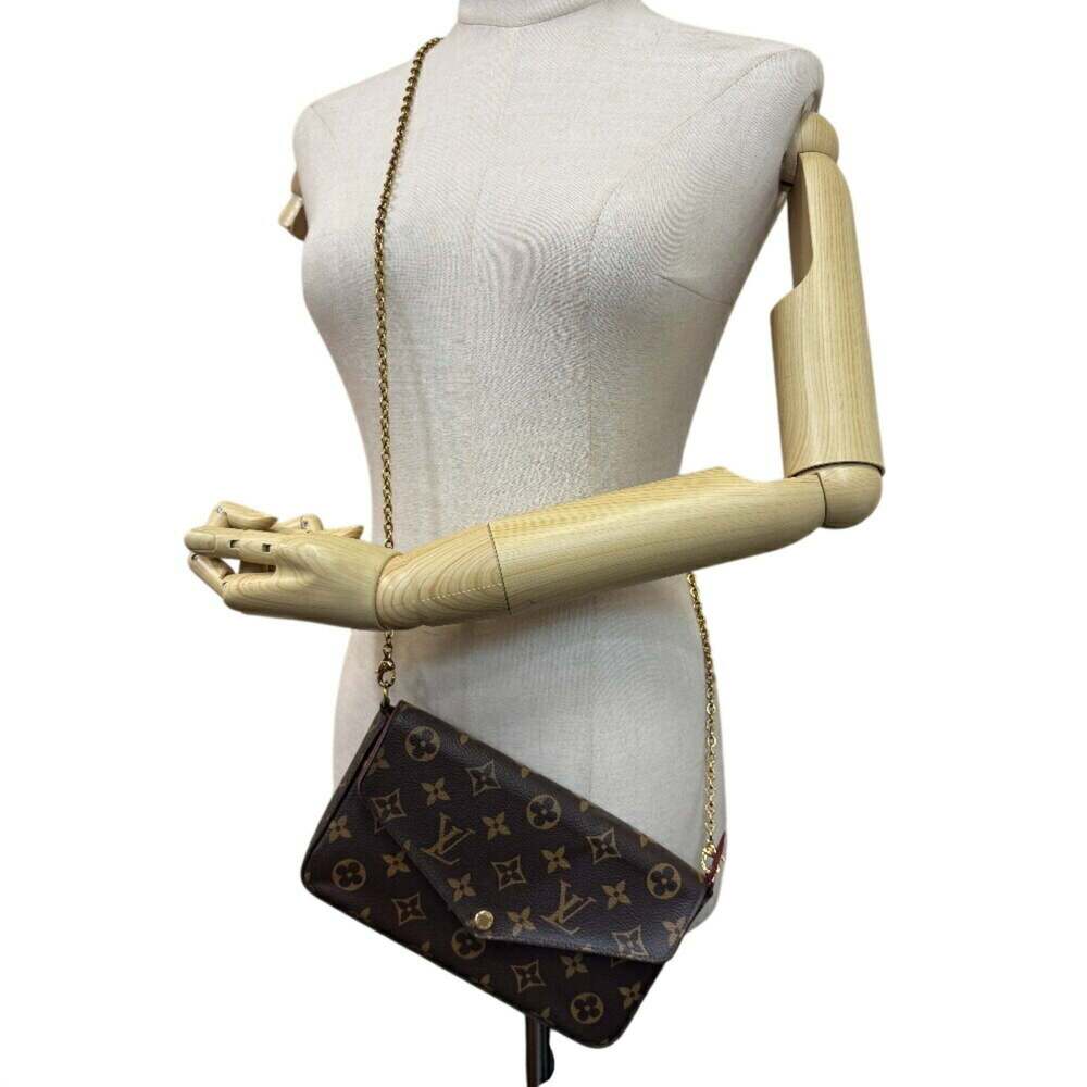 LOUIS VUITTON Brown Monogram Pochette Shoulder Bag - Picture 14 of 14